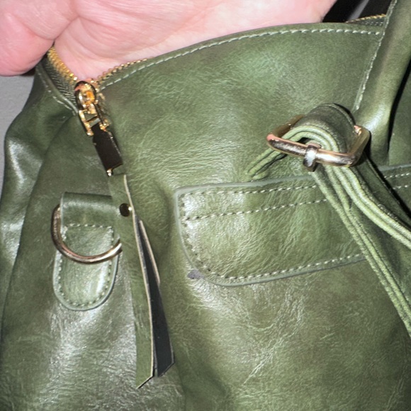 Modern+Chic Brielle green backpack - Picture 11 of 11